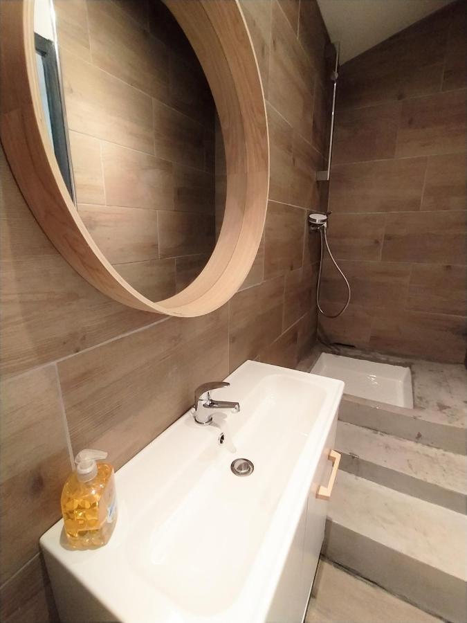 Calme En Centre Ville Appartement , Spacieux Et Renove A 50M De La Place Carnot Carcassone Kültér fotó